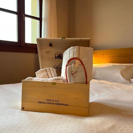 Elliot Osteria E Dormire In Collina Manzano Kültér fotó