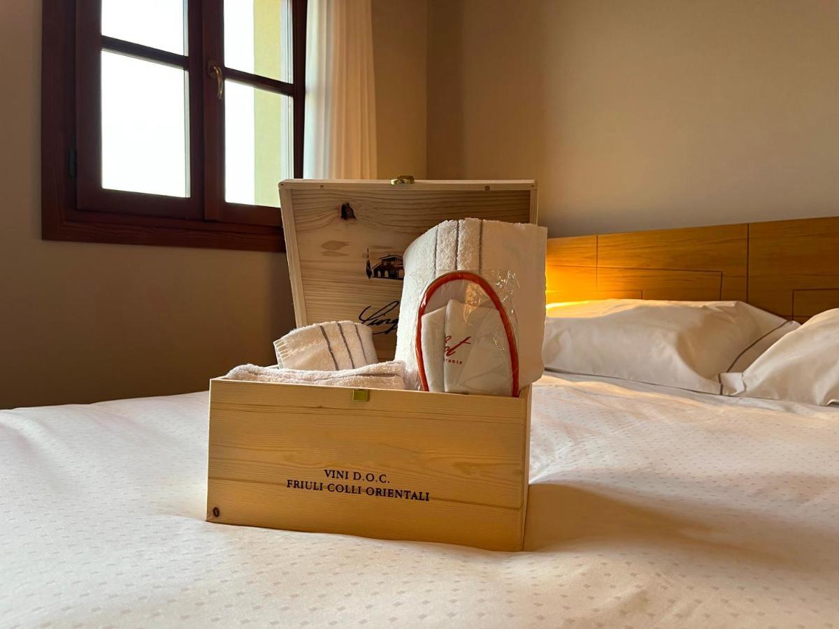 Elliot Osteria E Dormire In Collina Manzano Kültér fotó