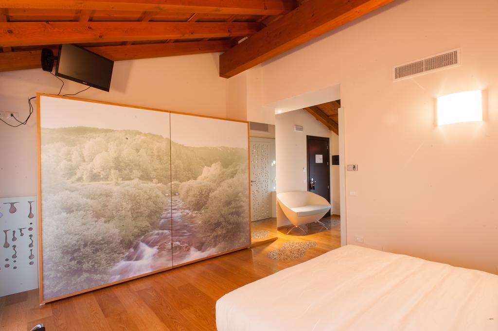Elliot Osteria E Dormire In Collina Manzano Kültér fotó