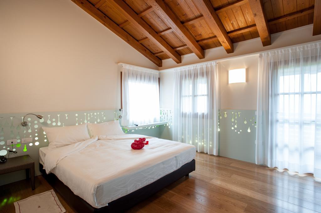 Elliot Osteria E Dormire In Collina Manzano Szoba fotó