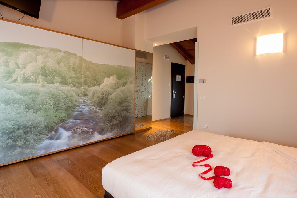 Elliot Osteria E Dormire In Collina Manzano Szoba fotó