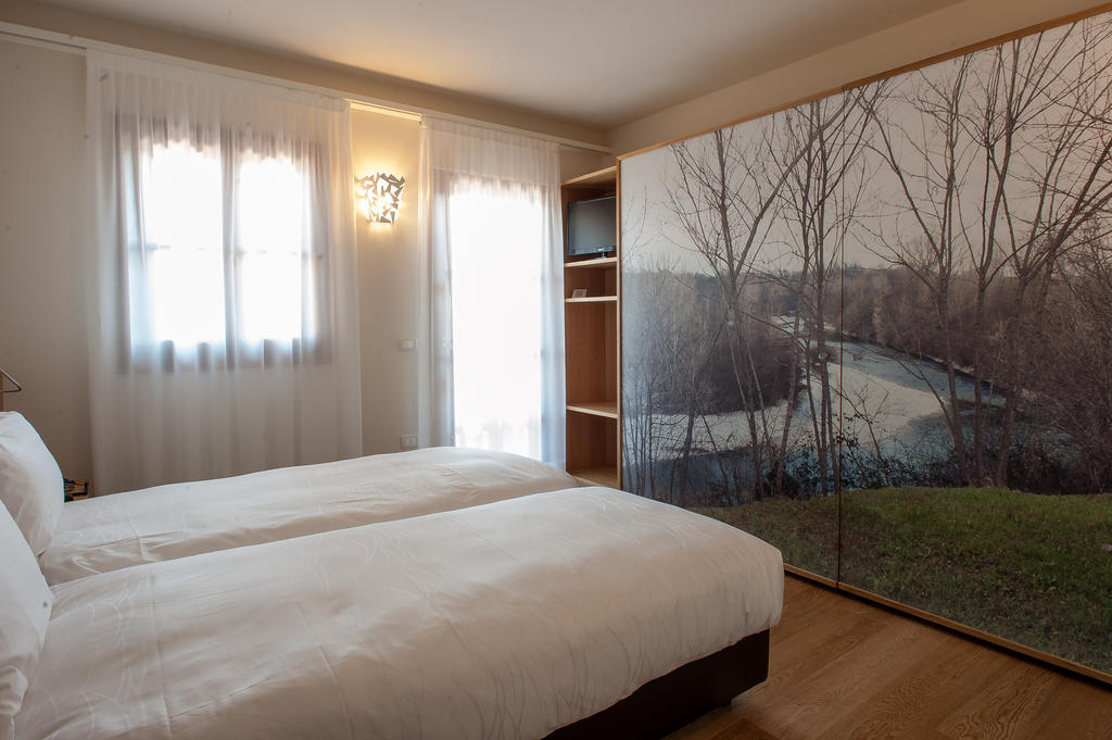 Elliot Osteria E Dormire In Collina Manzano Szoba fotó