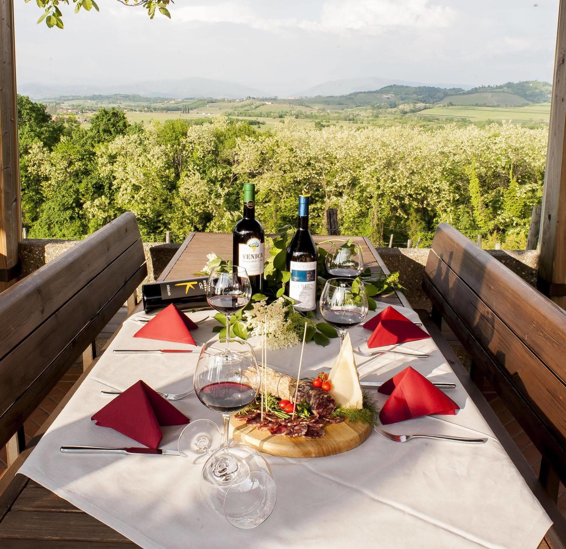 Elliot Osteria E Dormire In Collina Manzano Kültér fotó