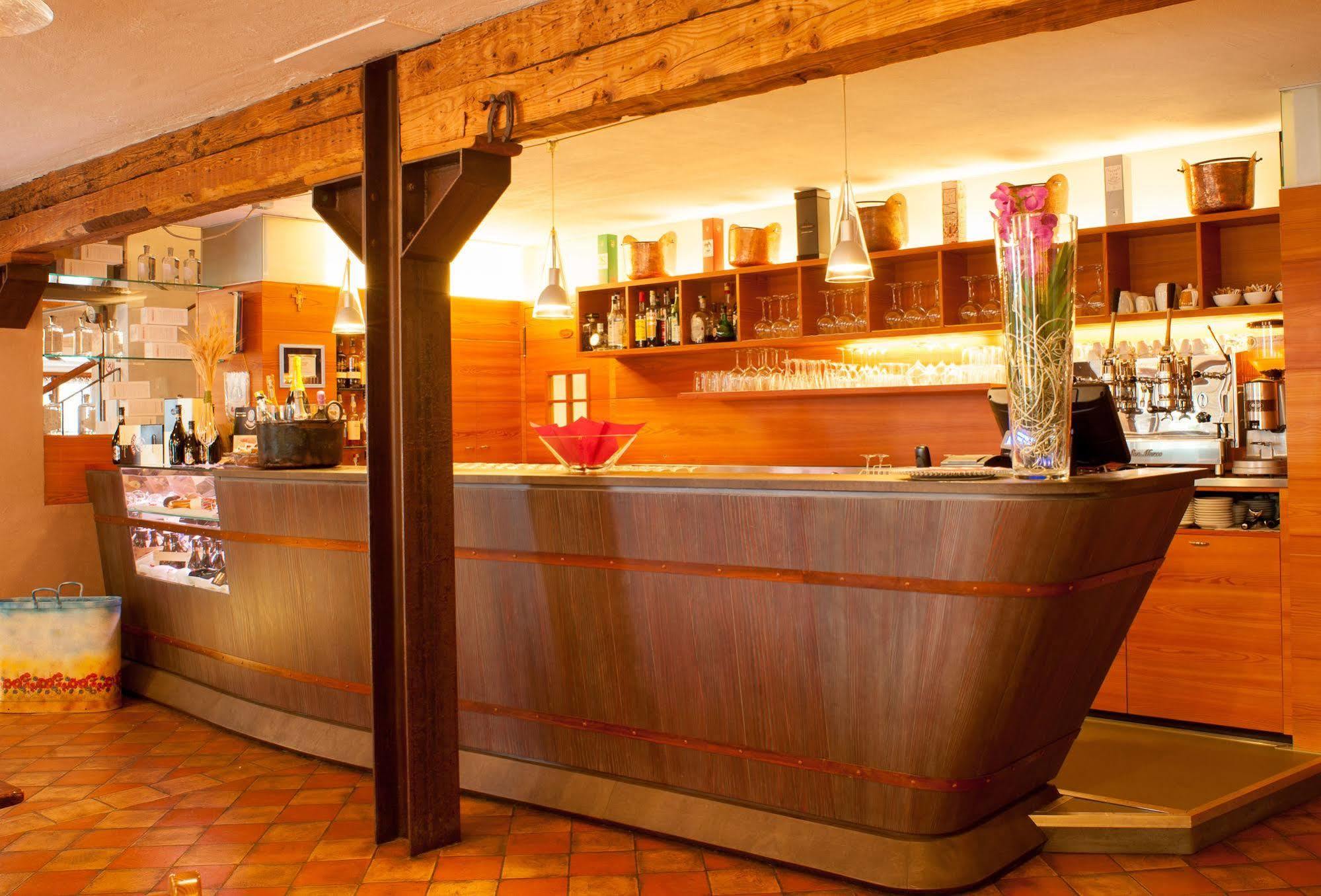 Elliot Osteria E Dormire In Collina Manzano Kültér fotó