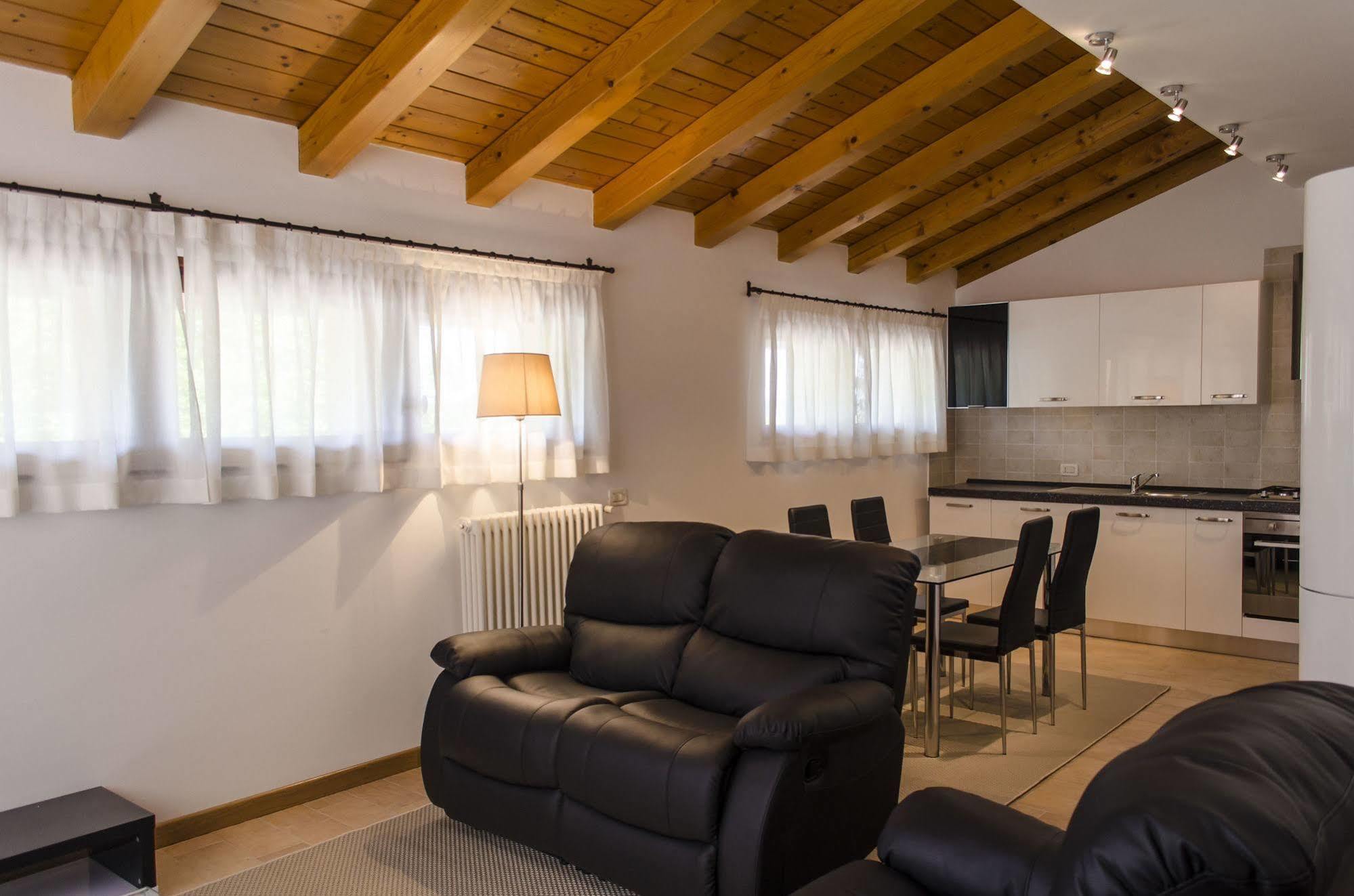 Elliot Osteria E Dormire In Collina Manzano Kültér fotó