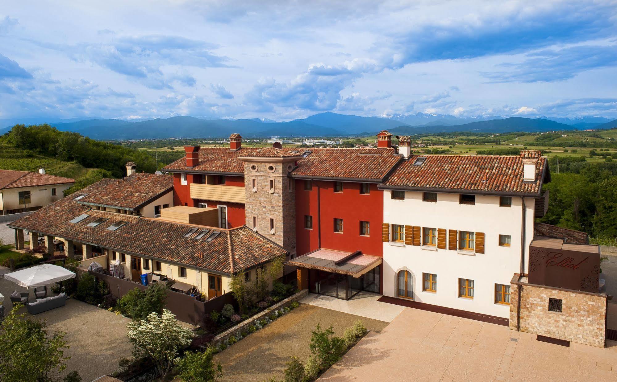 Elliot Osteria E Dormire In Collina Manzano Kültér fotó